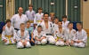 Gruppenbild der Gladenbacher Judoka mit Takamasa Anai.